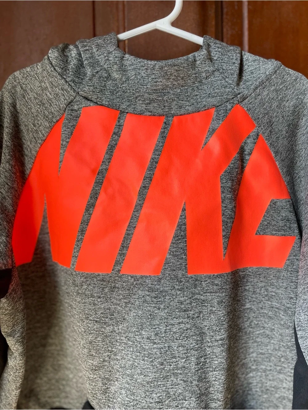 Nike dri fit boys medium gray / black athletic hoodie